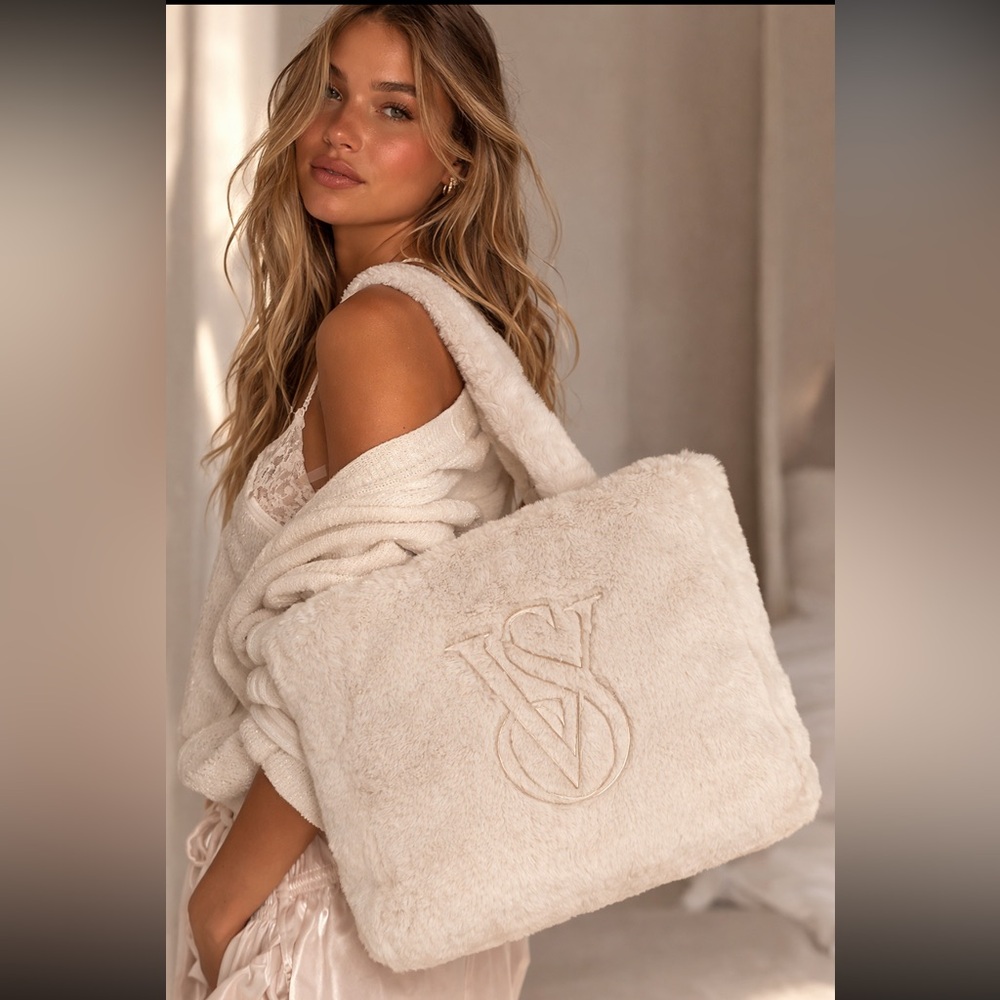 NWOT Victoria’s Secret Faux Fur Tote